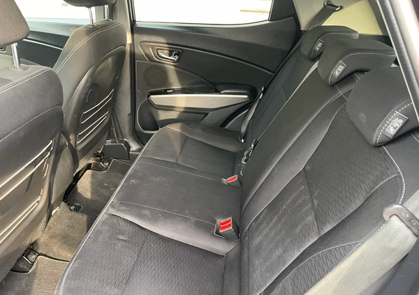SsangYong Tivoli cena 37900 przebieg: 103000, rok produkcji 2015 z Lubaczów małe 277